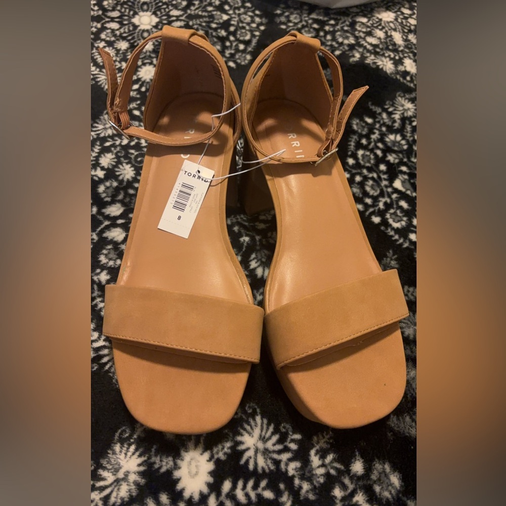 Torrid platform heel